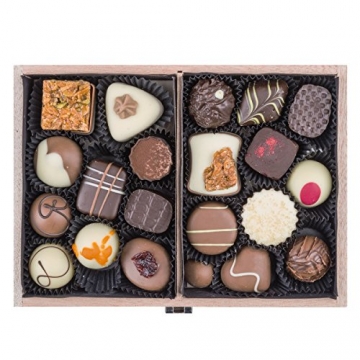 ChocoClassic - 20 Luxus Pralinen | in einem Holzkästchen | Geschenke für erwachsene | besondere Schokolade | keine Konservierungsstoffe | aus erlesenen Zutaten | Geschenkidee Frau Mann - 2