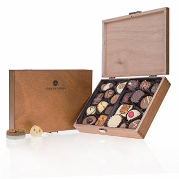 ChocoClassic - 20 Luxus Pralinen | in einem Holzkästchen | Geschenke für erwachsene | besondere Schokolade | keine Konservierungsstoffe | aus erlesenen Zutaten | Geschenkidee Frau Mann - 1