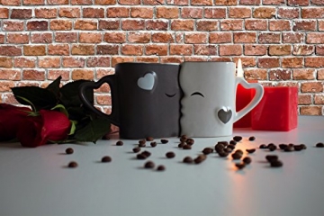 Mia Mio - Kaffeetassen/Küssende Tassen Set Geschenke zur Hochzeit für Frauen/Männer/Freund/Freundin aus Keramik (Grau) - 2