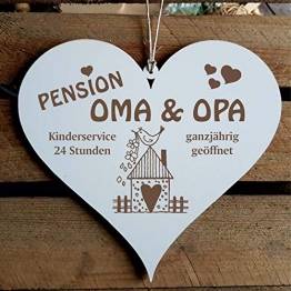 Schild Herz Spruch - Pension Oma & Opa ganzjährig geöffnet - Holzschild Türschild 13x12cm | Dekolando Home Accessoires - 1