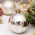 Linarun 30 Pcs 6cm Weihnachtsbaumkugeln, Weihnachtsbaumschumuck bruchsicher Plastik Weihnachtskugeln, wiederverwendbar Christbaumkugeln Baumschmuck Deko Anhänger (Rot+Gold) - 3