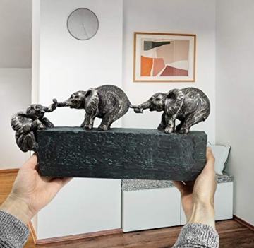 FeinKnick Skulptur “Familienbande” - Zeitloses Symbol für Zusammenhalt in der Familie & im Team - Elefanten Dekoration aus Marmorit 43 cm lang - Deko Figur Elefant - 2