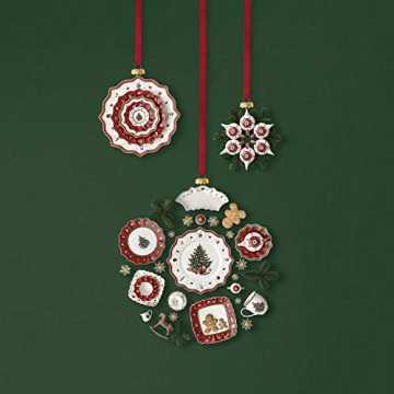 Villeroy und Boch Toy's Delight Decoration Ornamente Geschirrset 3tlg., Ornamente zum Hängen, Premium Porzellan, Tex tilien, Metall, weiß, rot, 6,3 cm - 4