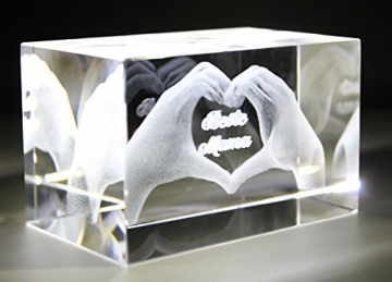 VIP-LASER 3D Glas Kristall mit Gravur I Herz aus zwei Händen I Text: Beste Mama! I Das tolle Geschenk zum Muttertag, Geburtstag Weihnachten - 2