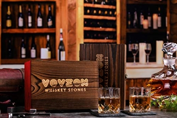 Whiskey Steine mit Gläser Geschenkset für Männer - 8 Whisky Scotch Bourbon Chilling Steine, 2 Whiskey Gläser in Holzbox - Weihnachten/Vatertag/Geburtstag/Geschenk für Vater Papa Freund - 6